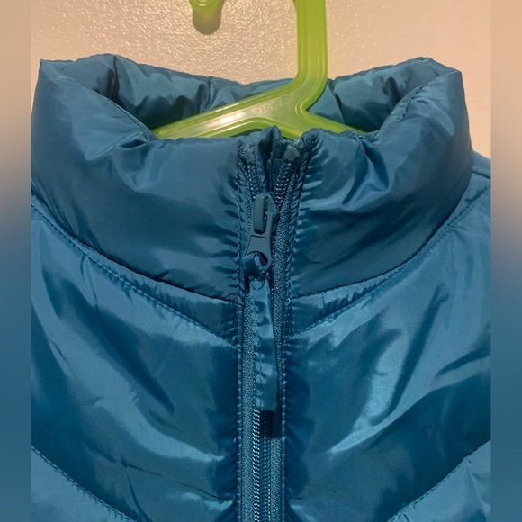 Birch & Stone Sherpa Lined Vest. - Picture 3 of 9